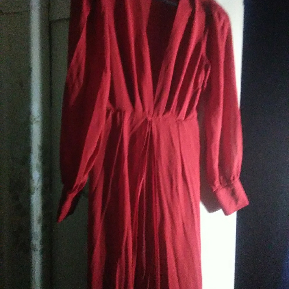 Dress - Picture 2 of 4